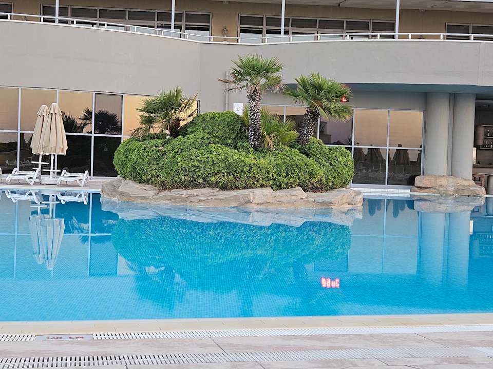 Pool Melas Resort Hotel