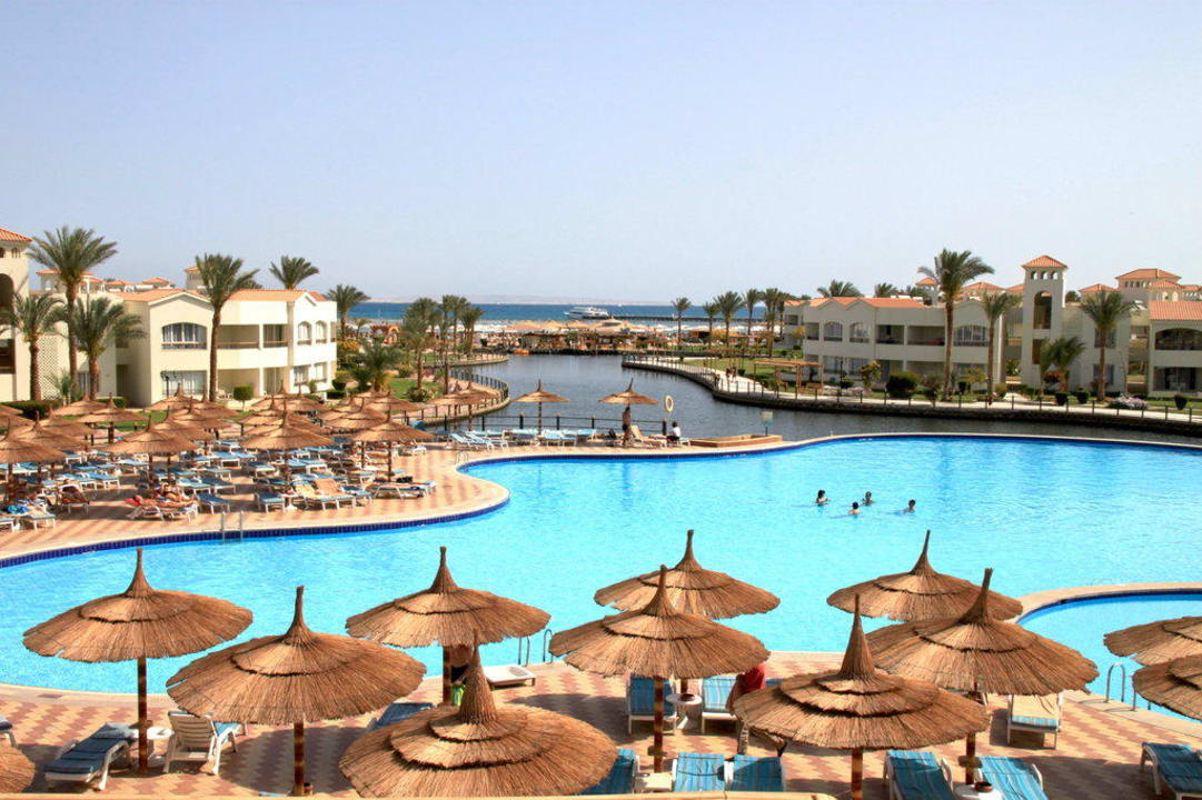 Blick auf den "Castello"-Pool Pickalbatros Dana Beach Resort - Hurghada