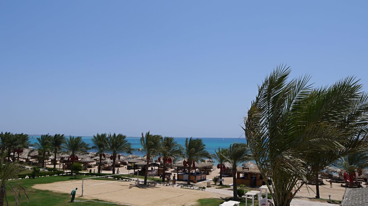 Hned u pláže se denně hraje beachball Sentido Caribbean World Soma Bay