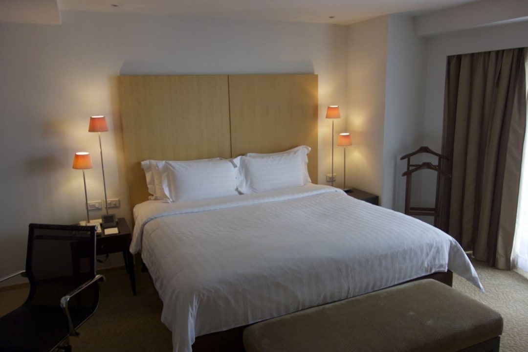 Großes bequemes Bett Hotel Lebua At State Tower