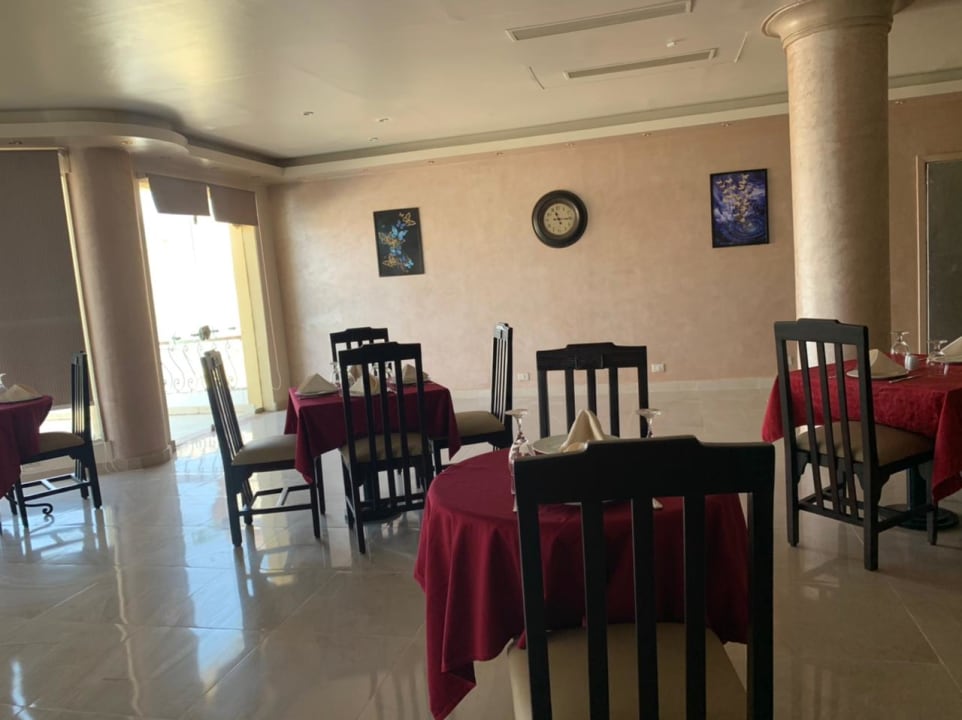 Gastro Dive Inn Resort