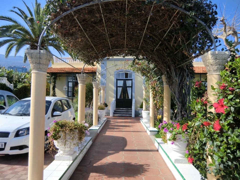 Haupteingang Villa Rosalva