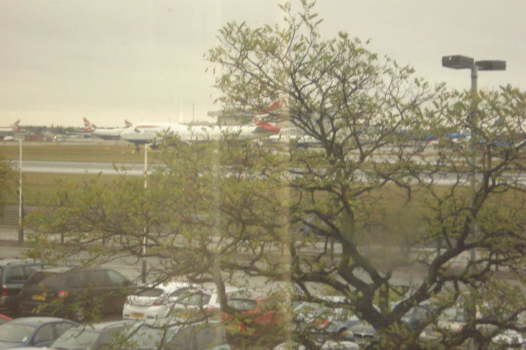 Blick auf Start und Landebahn Renaissance London Heathrow Hotel