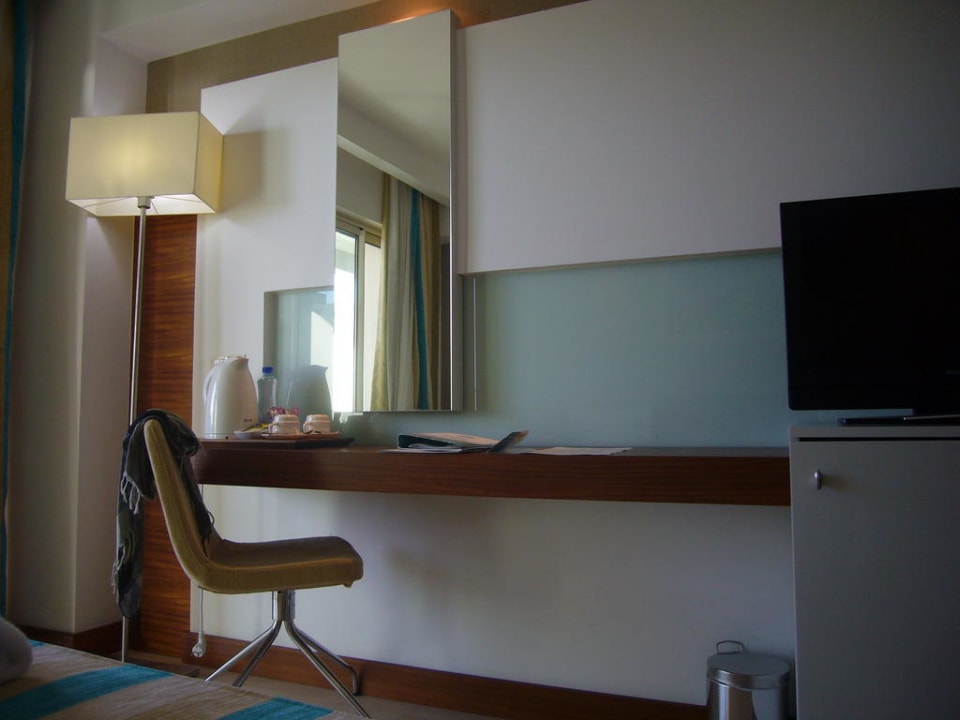 Dem Bett gegenüber Sunis Evren Beach Resort Hotel & Spa