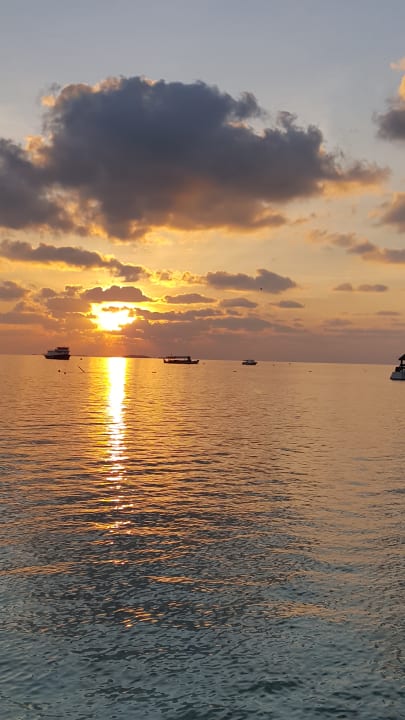 Strand Vilamendhoo Island Resort & Spa