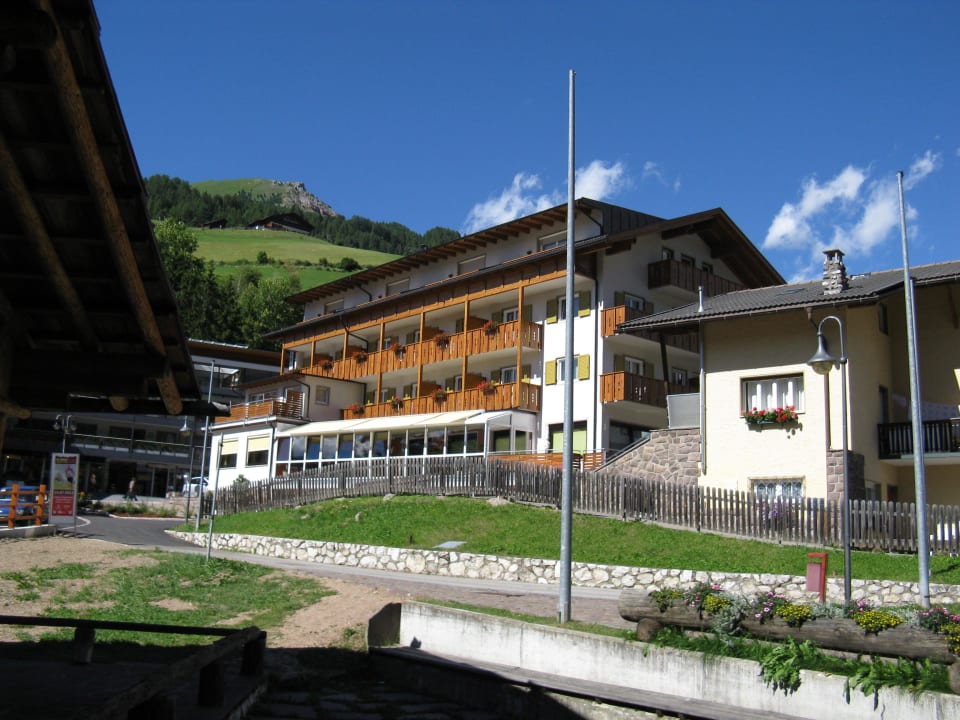 Hotel von hinten Hotel Cristallo