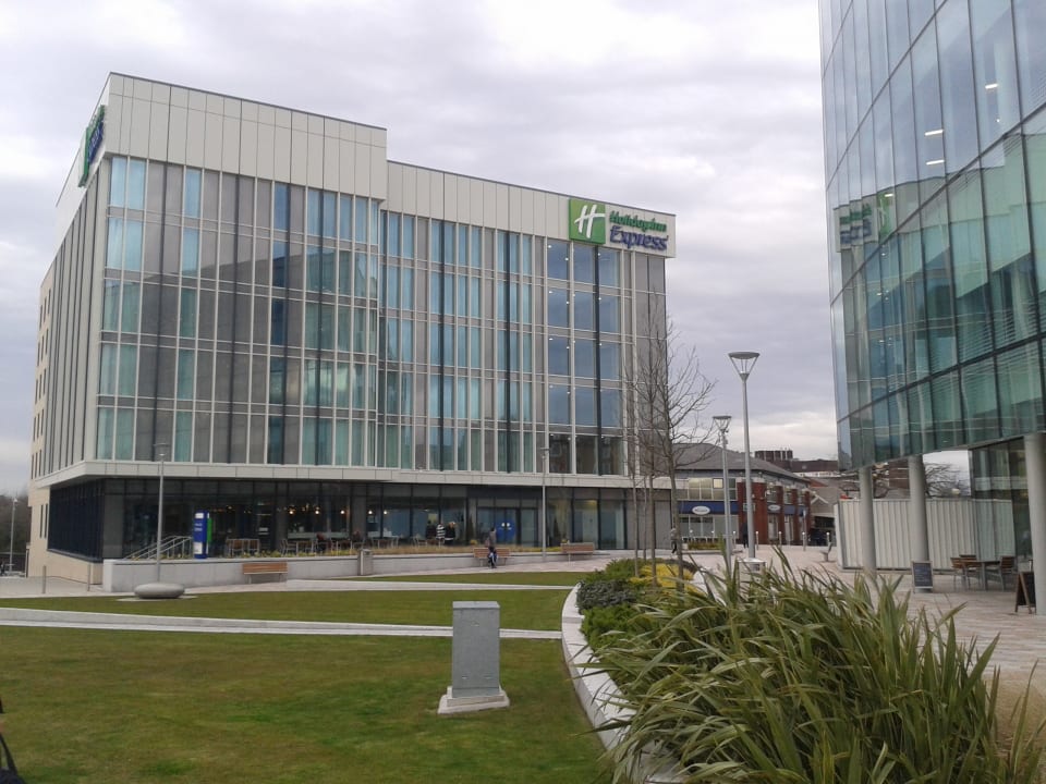 Außenansicht Holiday Inn Express - Stockport