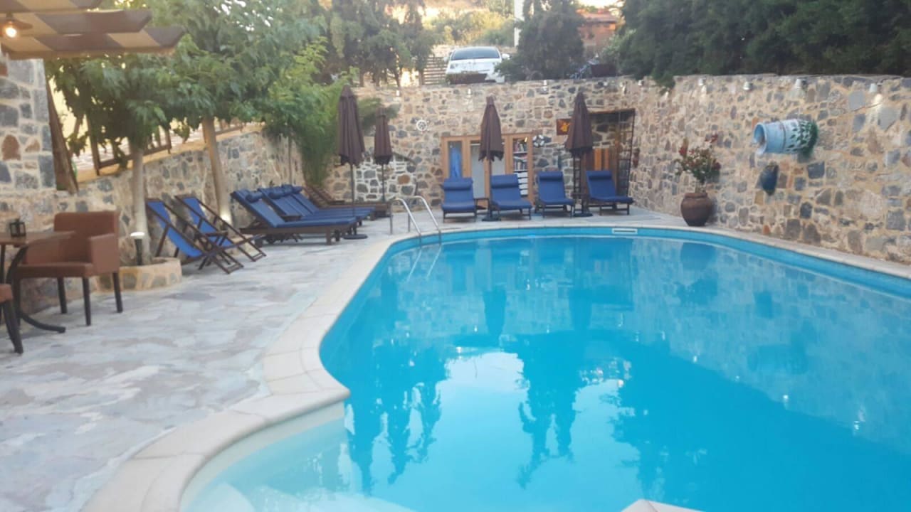 Poolbereich  Balsamico Traditional Suites