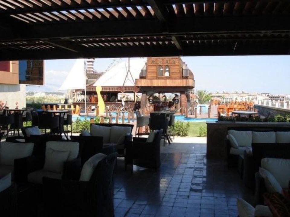 Denizbar mit Sicht auf das Fischrestaurant Kamelya Collection Selin Hotel