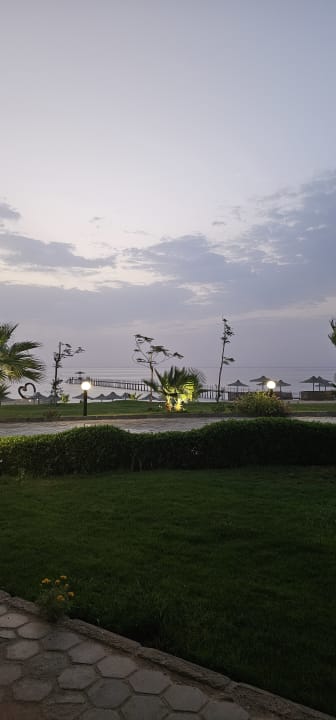 Gartenanlage Three Corners Happy Life Beach Resort