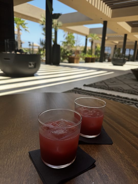 Lobby Pnoe Breathing Life