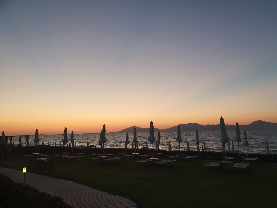 Strand Neptune Luxury Resort