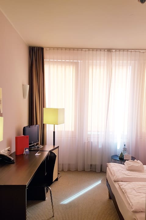 Zimmer acom Hotel München