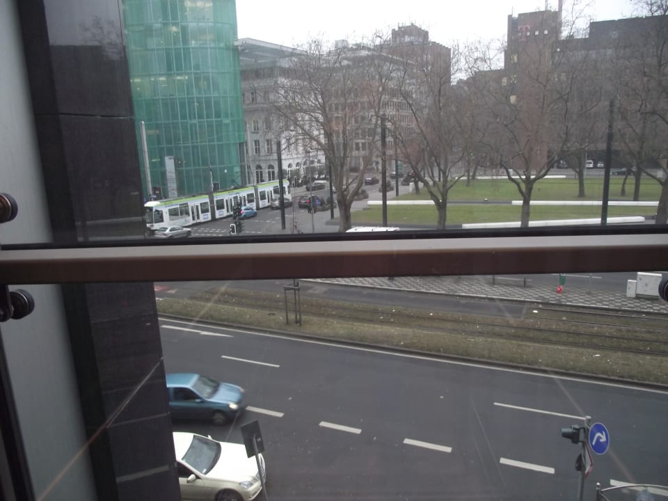 Liftausblick Leonardo Royal Hotel Düsseldorf Königsallee