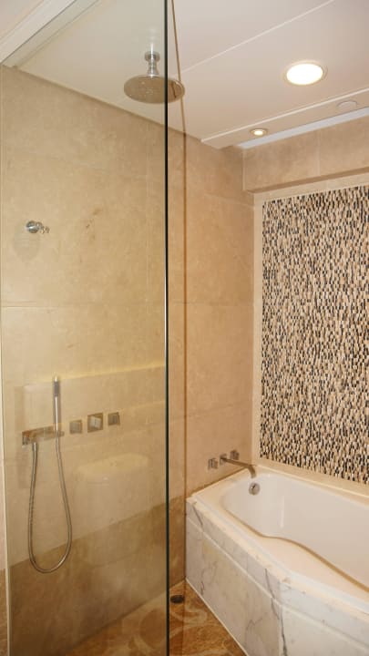 Bad Hotel Harbour Grand Hong Kong