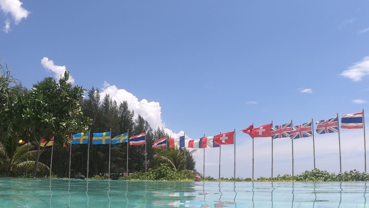 Pool Apsara Beachfront Resort & Villa - Resort