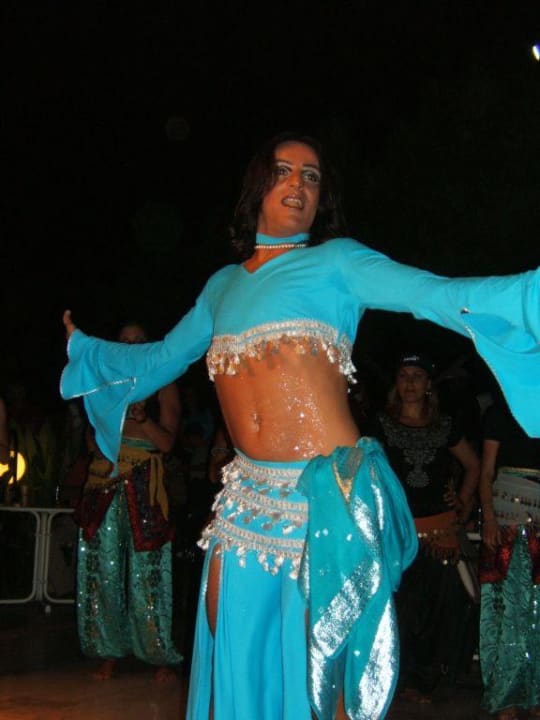 König(in) der Nacht: Animateur Kenny beim Bauchtanz Labranda Alantur Resort