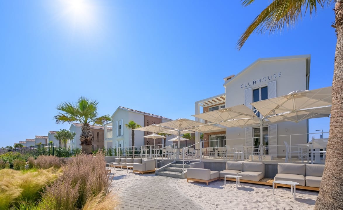 Außenansicht Pareus Beach Resort