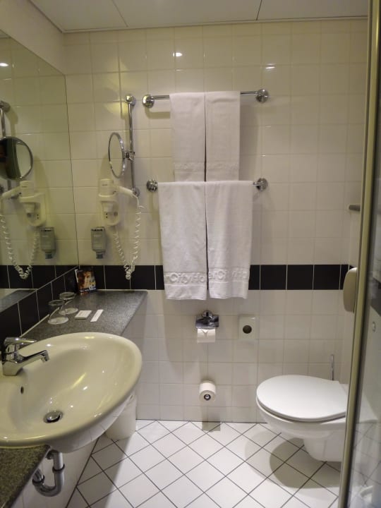 Winziges Badezimmer TRIBE Düsseldorf