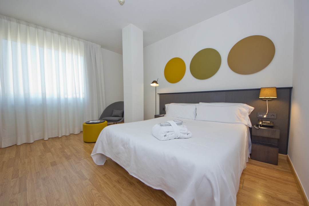 Zimmer Aparthotel Atenea Valles