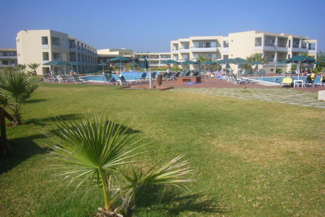 Garten, Pool und Hotel Sunprime Platanias Beach