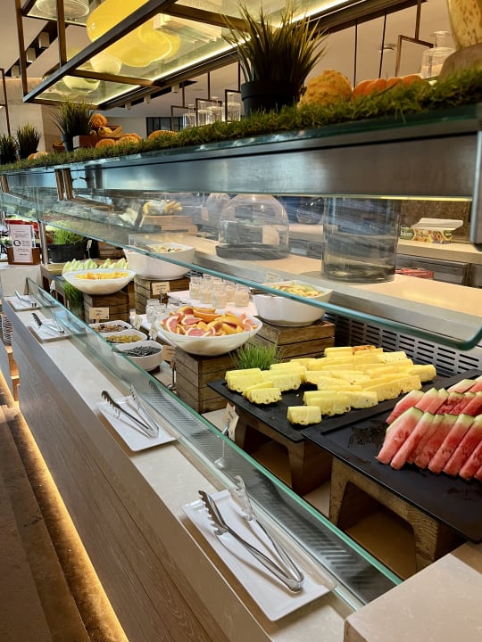 Gastro Saadiyat Rotana Resort &  Villas