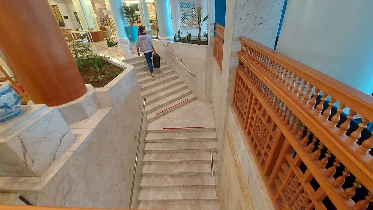 Lobby Sentido Bellevue Park