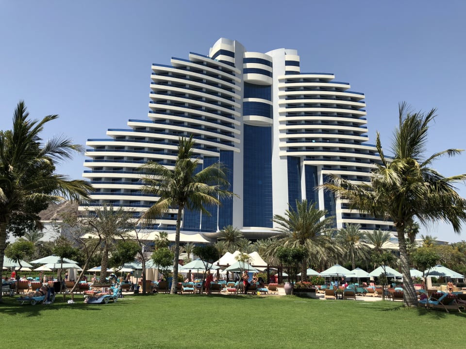 Außenansicht Hotel Le Meridien Al Aqah Beach Resort