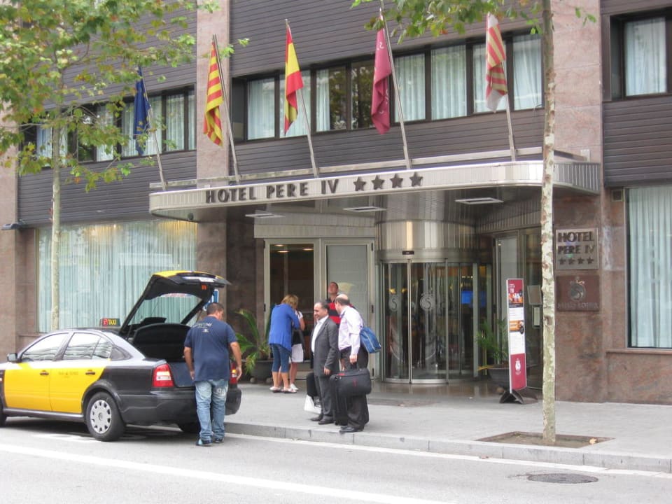 Haupteingang  Sallés Hotel Pere IV