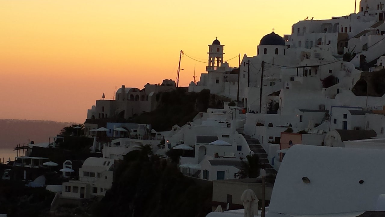 Imerovigli am Abend Gorgona Villas
