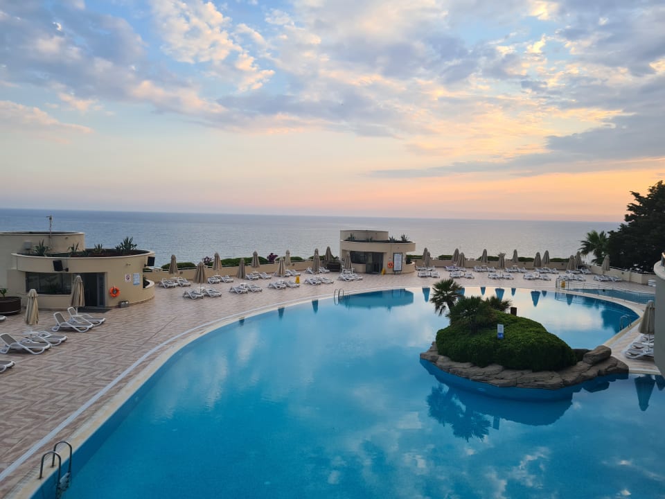 Pool Melas Resort Hotel