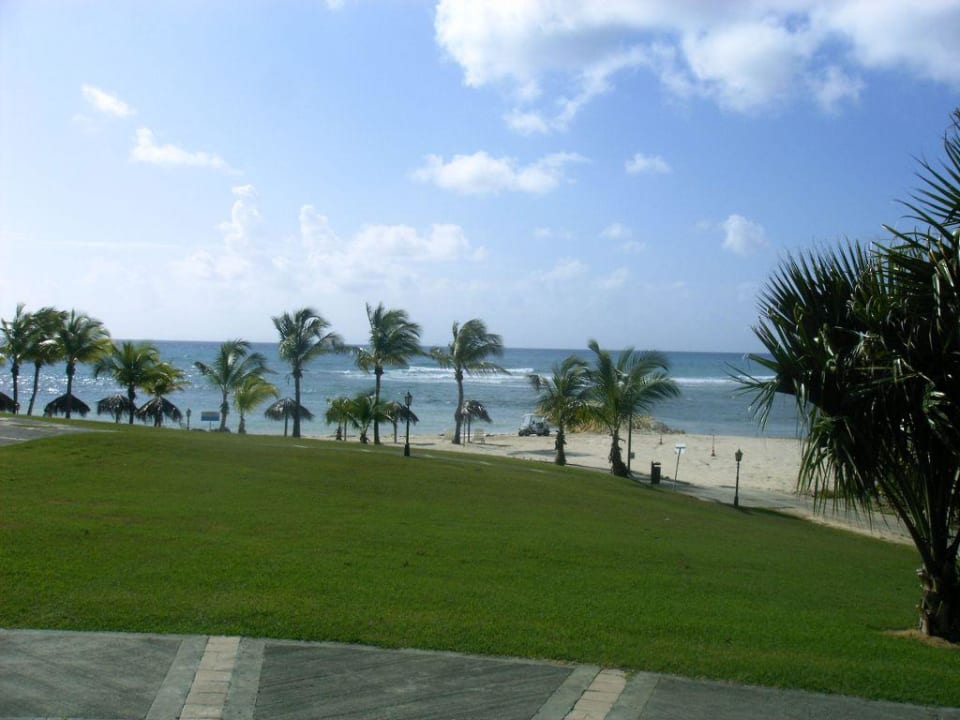 Der Felsstrand Pierre & Vacances Resort Sainte-Anne