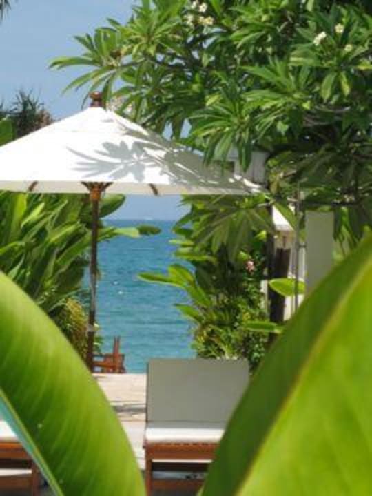 Blick vom Pool Richtung Strand The Sunset Beach Resort & Spa