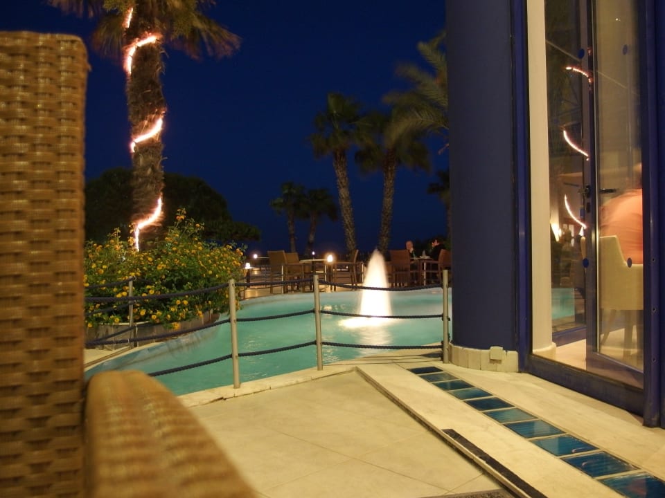 Wasserspiel an der Mainbar Kresten Palace Hotel