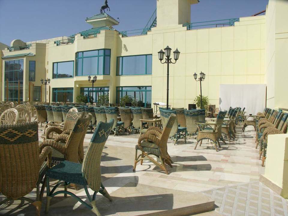 Terrasse für die Abendanimation Moreno Horizon Spa & Resort