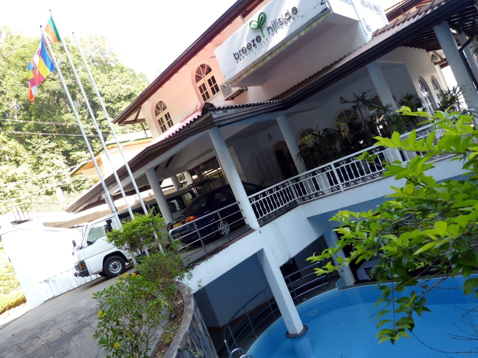Eingangsbereich Breeze Hilside Hotel
