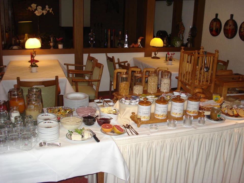 Ontbijtafel Hotel Kleins Wiese