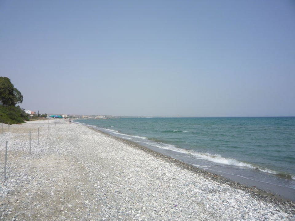 Pláž u hotelu, jen přes silnici Hotel Crown Resort Henipa