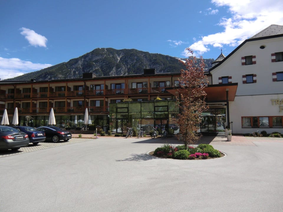 Hotelzufahrt aja Fürstenhaus am Achensee