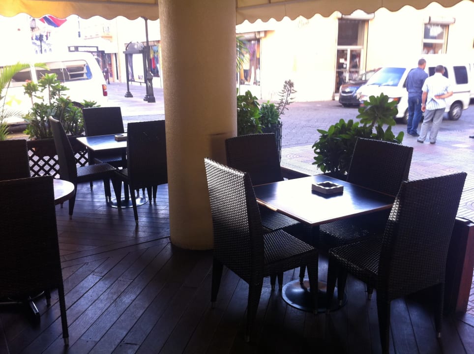 Restaurant-Terrasse Novus Plaza Hodelpa