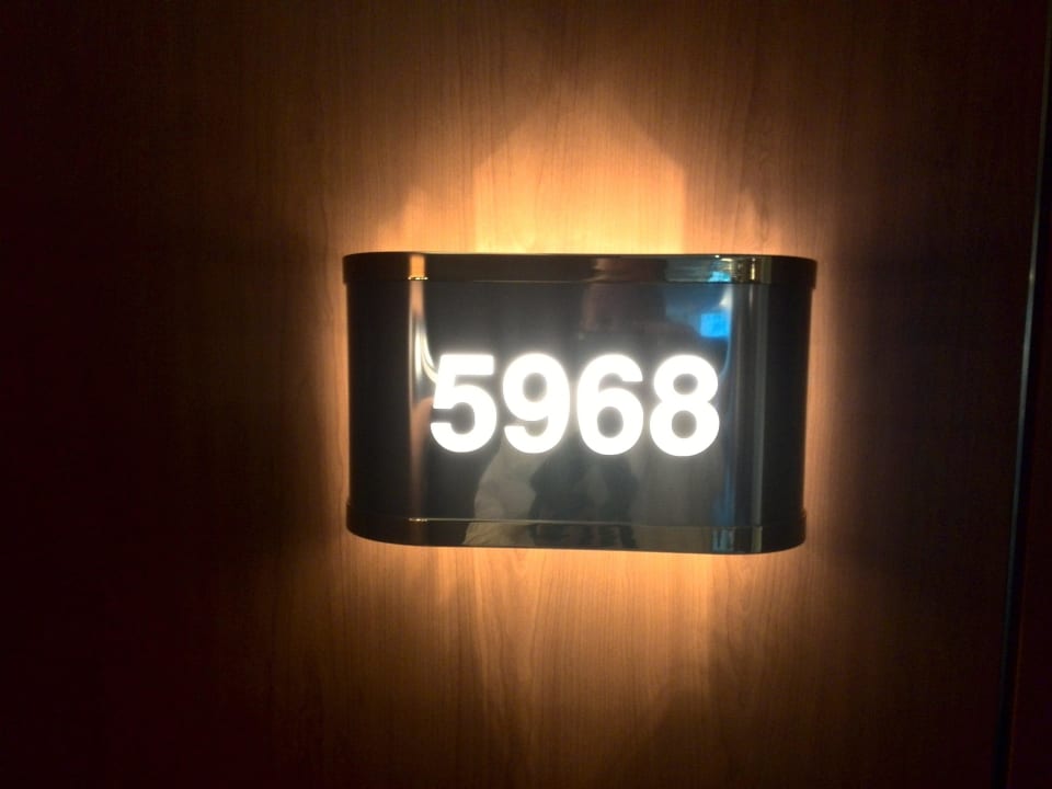 Eingang Eck-Suite Grand Elysée Hamburg