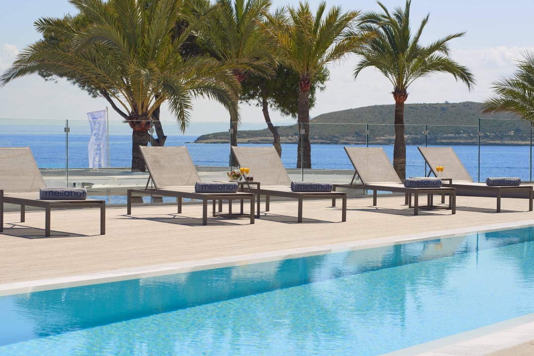 Exklusiver Pool nur für Gäste auf The Level Meliá Calviá Beach