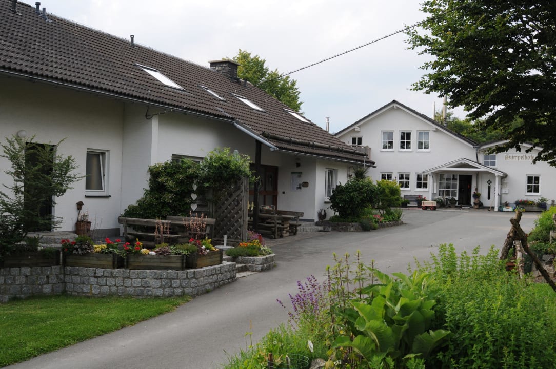 Hofauffahrt Ferienwohnungen auf dem Dümpelhof