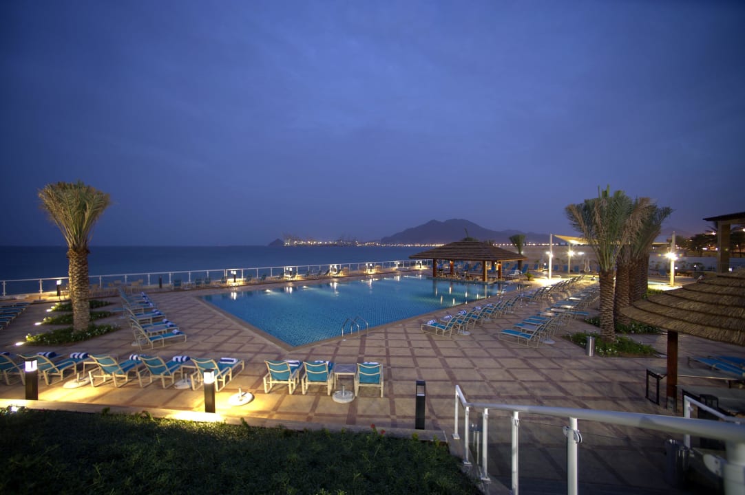 Amwaj Pool Bar Oceanic Khorfakkan Resort & Spa