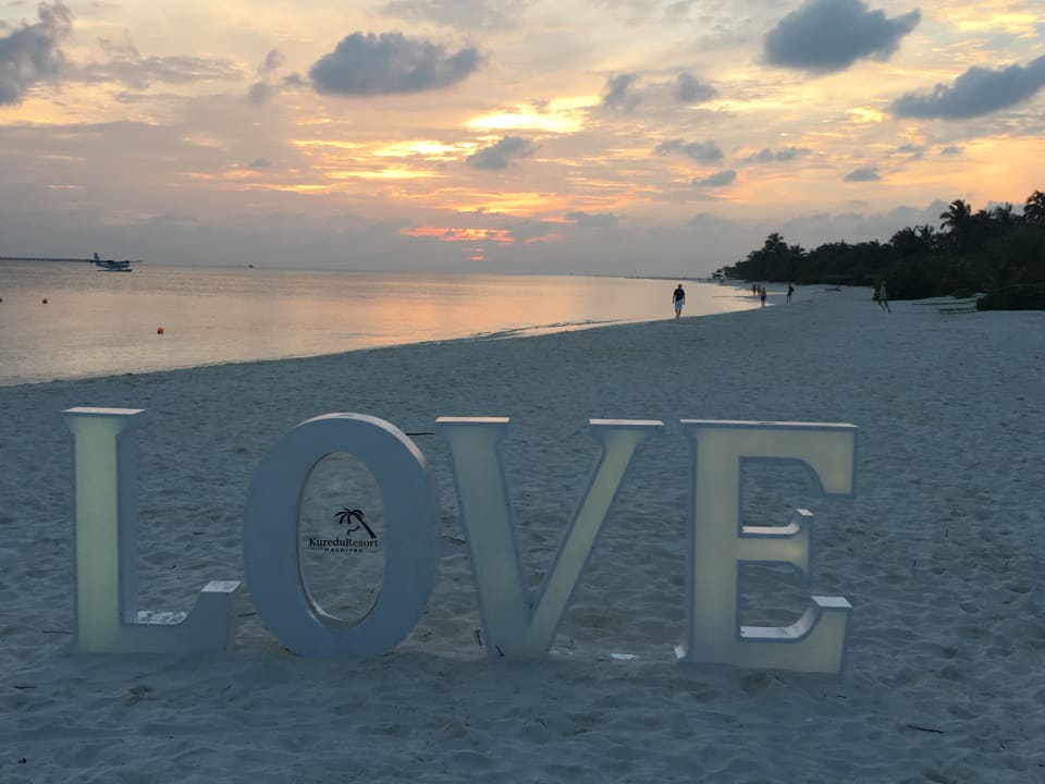 Strand Kuredu Island Resort & Spa