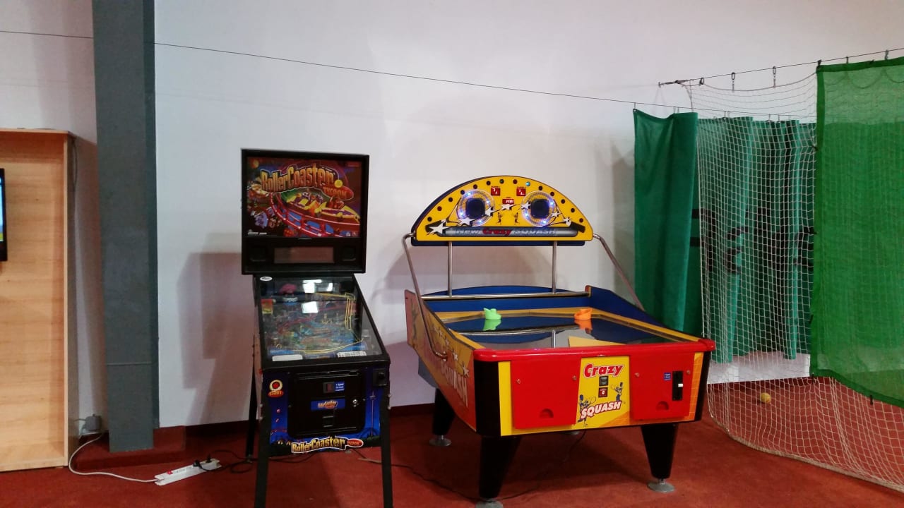 Flipper & Air-Hockey (kostenpflichtig) Thermenhotel Kurz