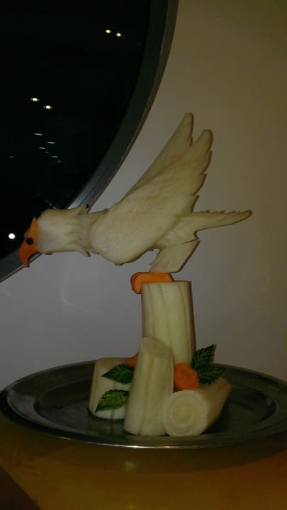 Hohe Kunst des Gemüse-/Früchteschitzen Hotel Calypso Beach