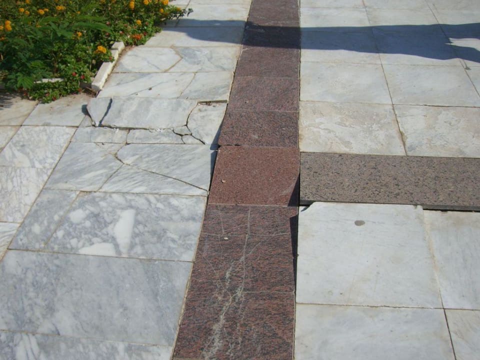 Vorsicht Aussenanlage! Blend Club Aqua Resort