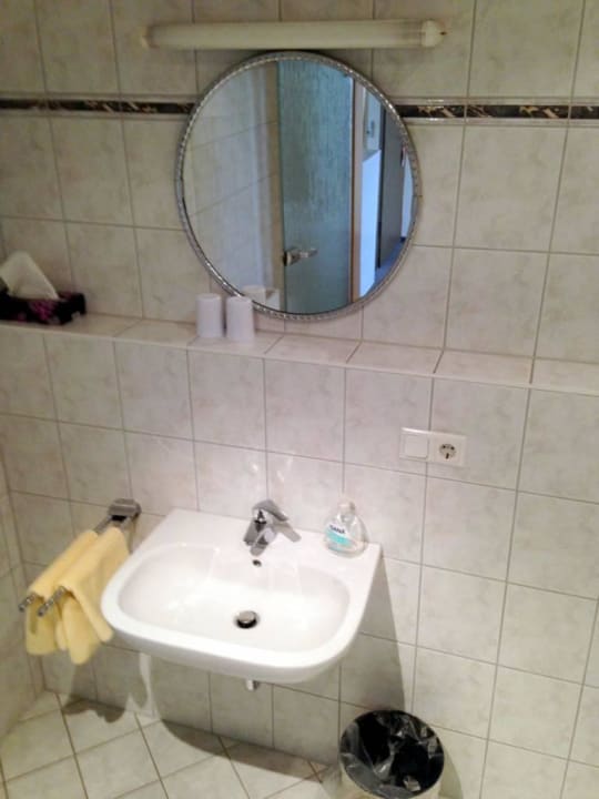 Lavabo Hotel Zum Kirschbaum