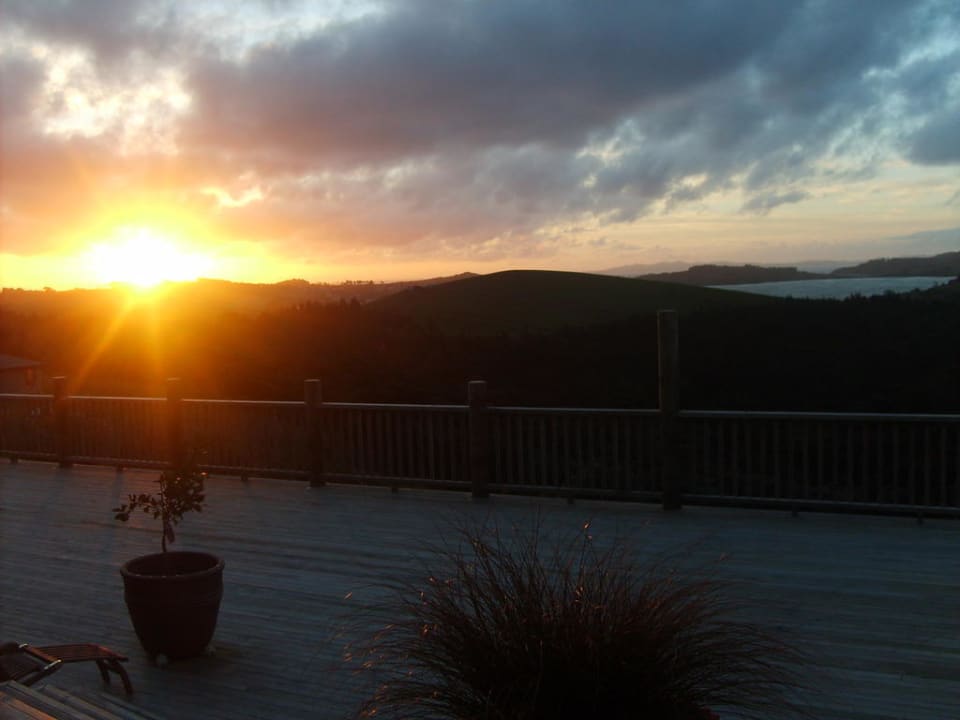 Sonnenuntergang Puketiti Lodge